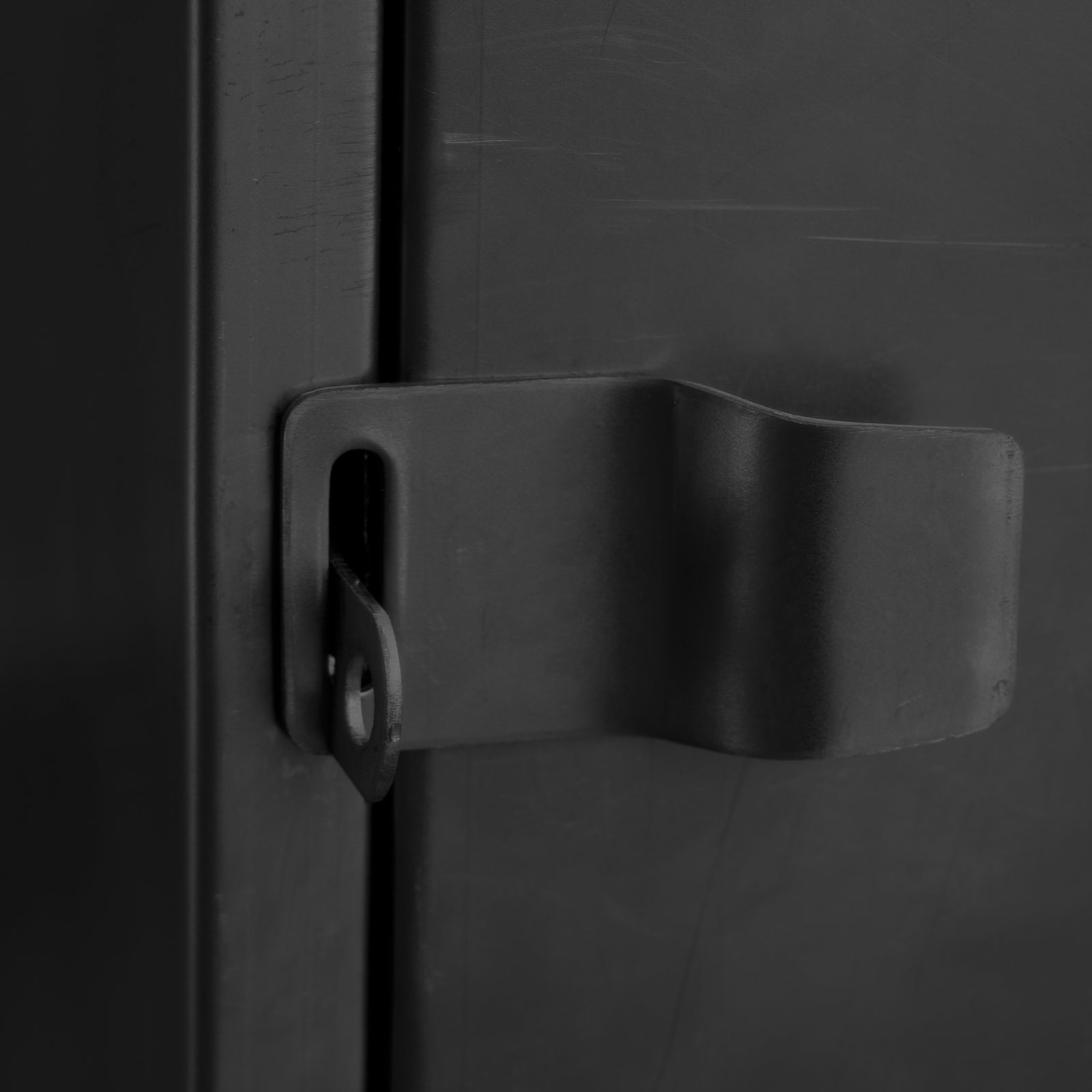 El Bar Rock Wood Negro Mate de Movilockers