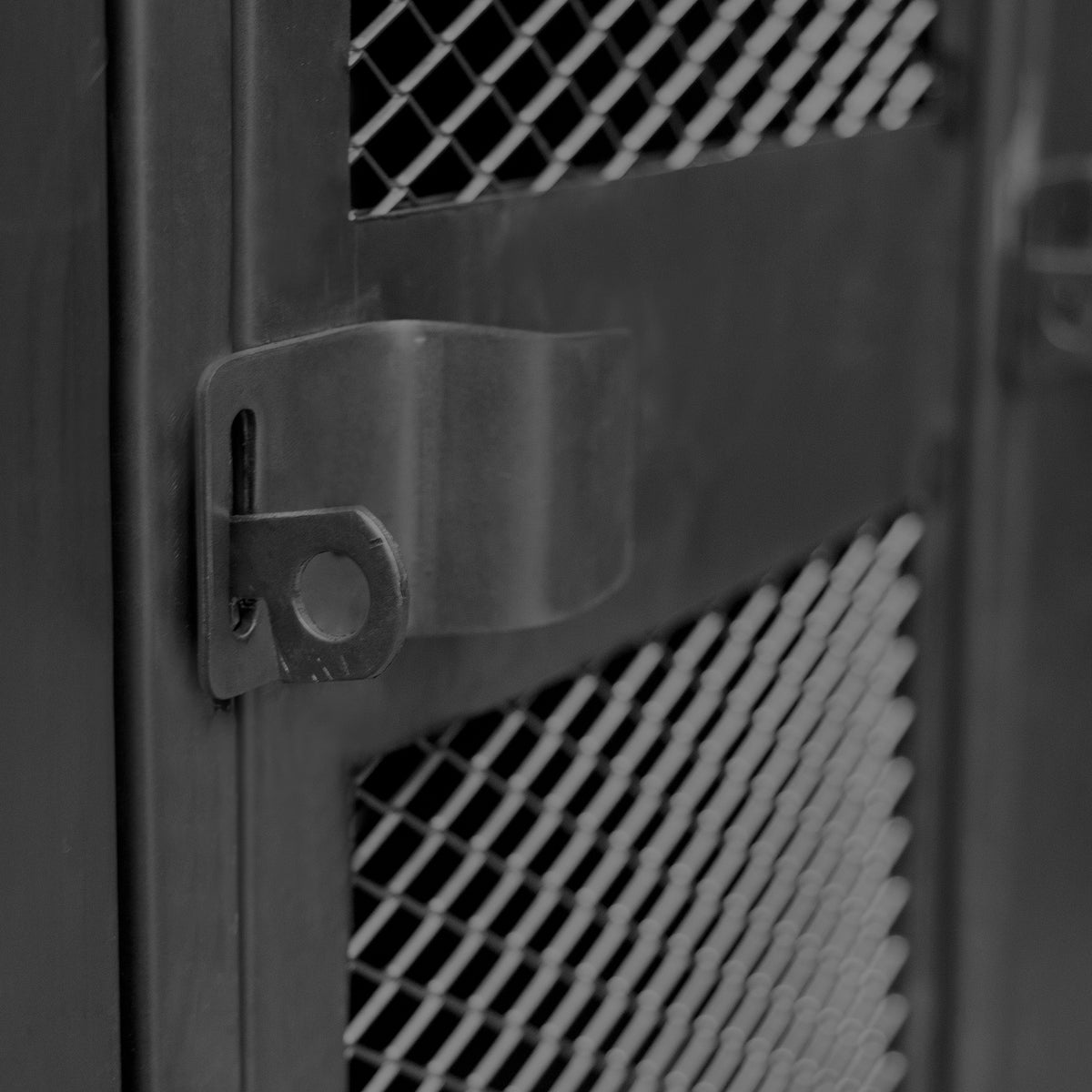 El Bar Rock Wood Negro Mate de Movilockers