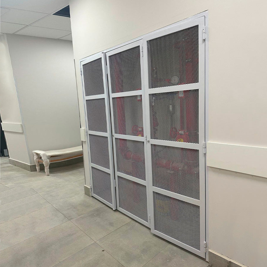 Puerta Metálica con Malla Desplegada Movimetal