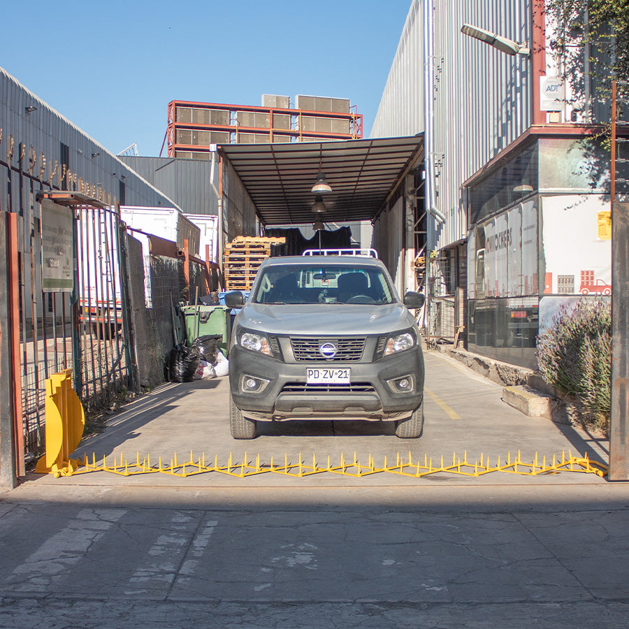 Barrera Pincha Neumáticos Desplegable Movimetal